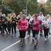 Vorschau: Zwei Läuferinnen kurz nach dem Start. Foto: Martin M. Wilczynski