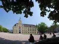 Der Oldenburger Schlossplatz nach der Neugestaltung. Foto: Hans-Jürgen Zietz