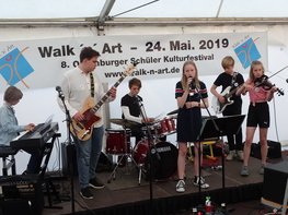 Band auf der Bühne