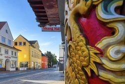 Lebhafte Farben am Damm in Oldenburg. Foto: Hans-Jürgen Zietz 