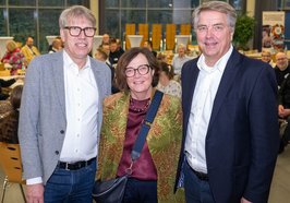 Schulamtsleiter Matthias Welp, Sozialdezernentin Dagmar Sachse und Oberbürgermeister Jürgen Krogmann (von links) begrüßten die Leiterinnen und Leiter der Oldenburger Schulen bereits zum achten Mal zu einem gemeinsamen Austausch über aktuelle Themen rund um Bildung und Ausbau der Schulen. Foto: Sascha Stüber