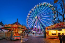 Ostermarkt auf dem Oldenburger Schlossplatz. Foto: Hans-Jürgen Zietz