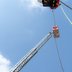 Vorschau: Übung der Feuerwehr in luftiger Höhe mit einem Korb an einer ausfahrbaren Leiter. Foto: Izabela Mittwollen